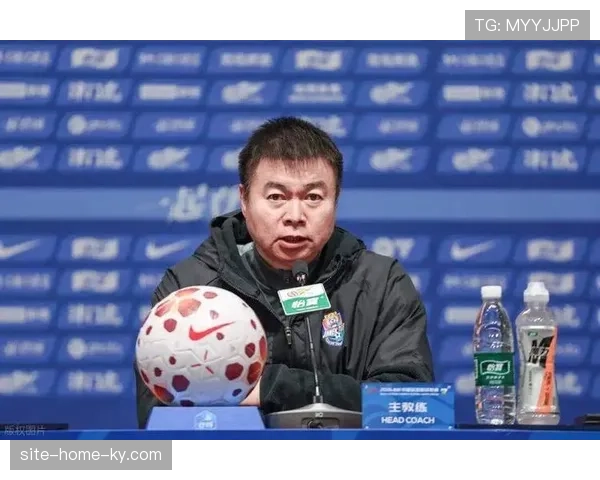 津门虎王秋明坐上替补席，于根伟中场轮换调整首发